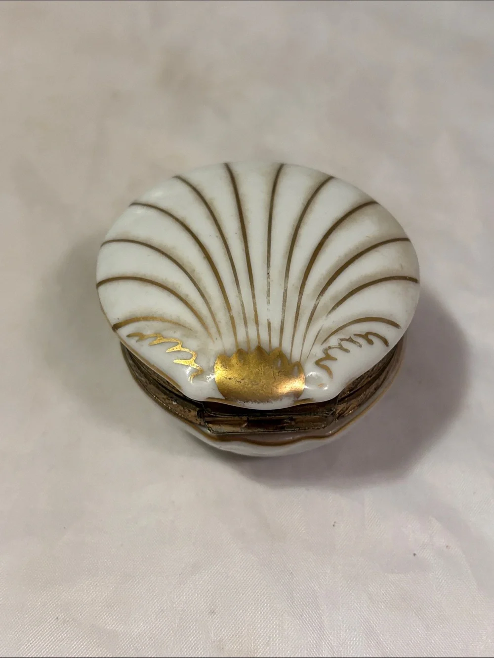 Porcelain Shell Trinket Box with Gold Accent - White